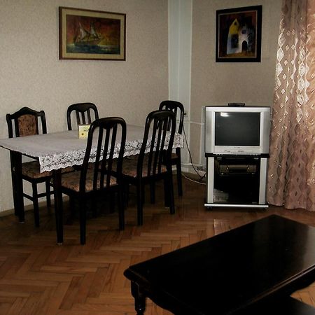 Apartment On Tumanyan Yerevan Room photo