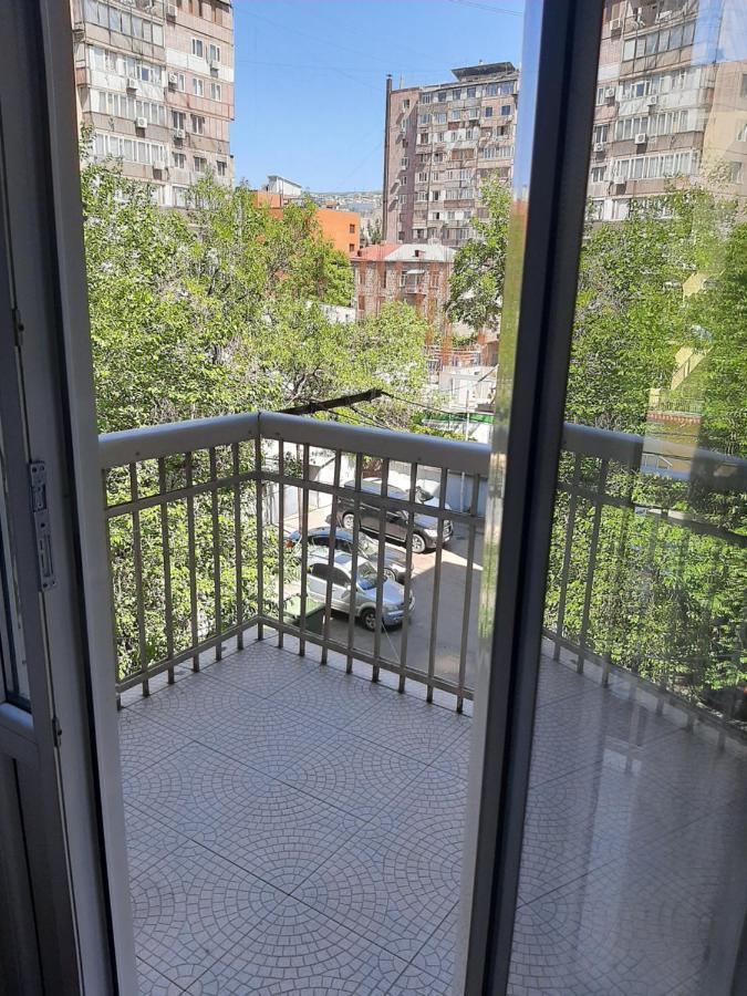 Apartment On Tumanyan Yerevan Exterior photo