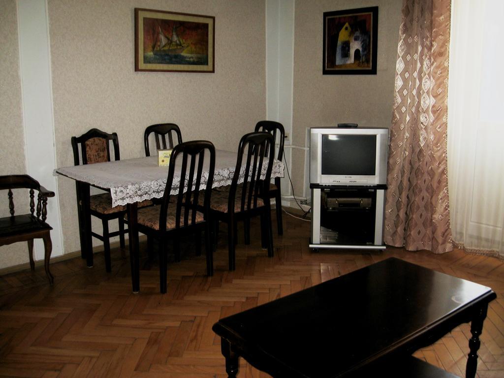 Apartment On Tumanyan Yerevan Room photo